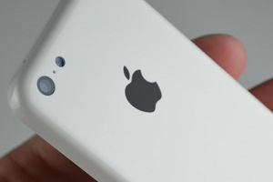 iPhone 5C: nuove fotografie in alta risoluzione della scocca posteriore