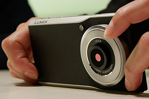 Lumix CM-1: cellulare Android, ma anche fotocamera Leica