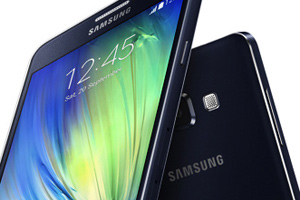 Samsung Galaxy A7: foto ufficiali