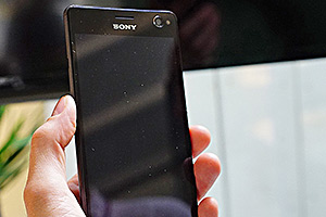Sony Xperia C4: dal vivo il telefonino 'esplosivo' per i 'selfie'