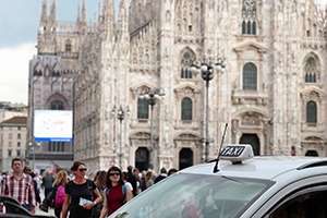 Leica SL: eccola all'opera per le strade di Milano