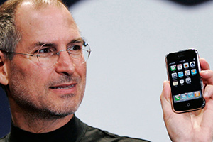 La storia di Steve Jobs che salva Apple dal disastro