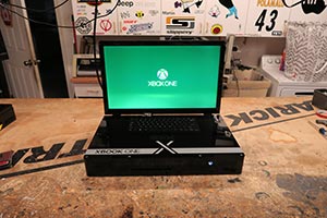 Xbook One X: la console che si crede un laptop