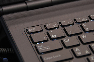 ASUS UX30, nuovo portatile sottile e leggero