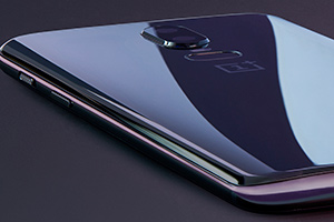 OnePlus 6: foto ufficiali in Mirror Black