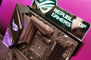 Asus: chipset AMD X570, un concept futuristico e la scheda madre per il 30° anniversario 
