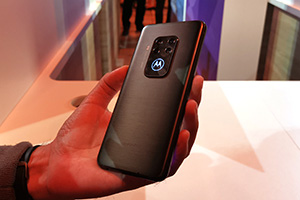 Motorola One Zoom e moto e6 plus: foto dal vivo