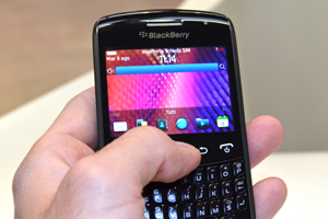 BlackBerry Curve 9360: attento al design