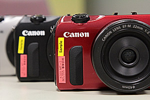 Canon EOS M: eccola dal vivo