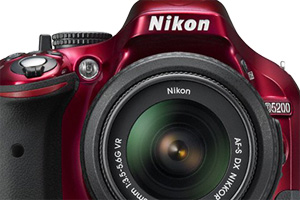 Nikon D5200: entry level evoluta da 24,1 megapixel