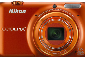 Nikon Coolpix S6500: colorata e Wi-Fi