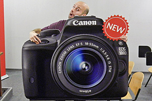 Canon EOS 100D: reflex piccola e leggera dal vivo al Photoshow