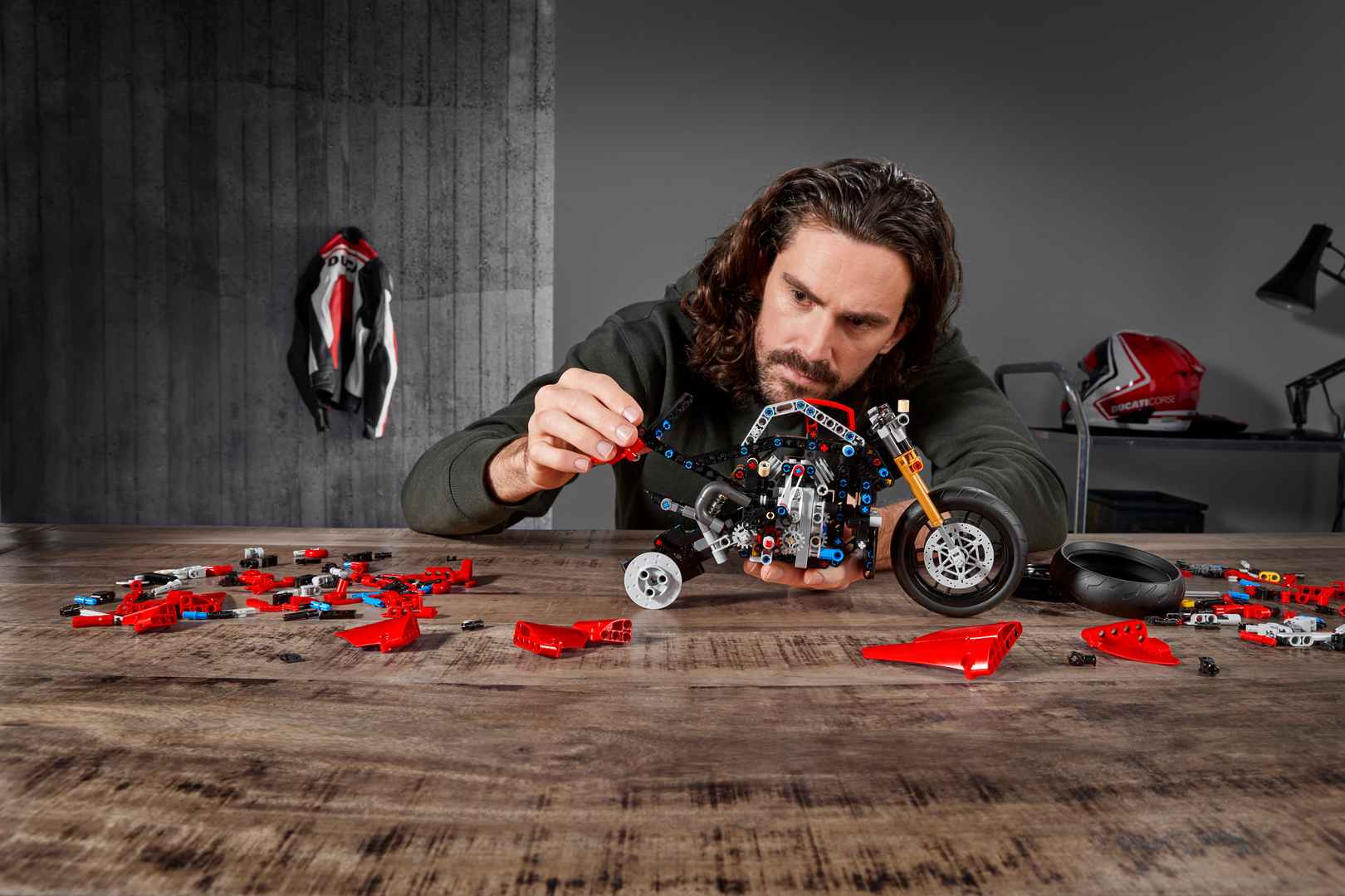 FOTO  La Ducati Panigale V4 R? Eccone una tutta in Lego, in scala