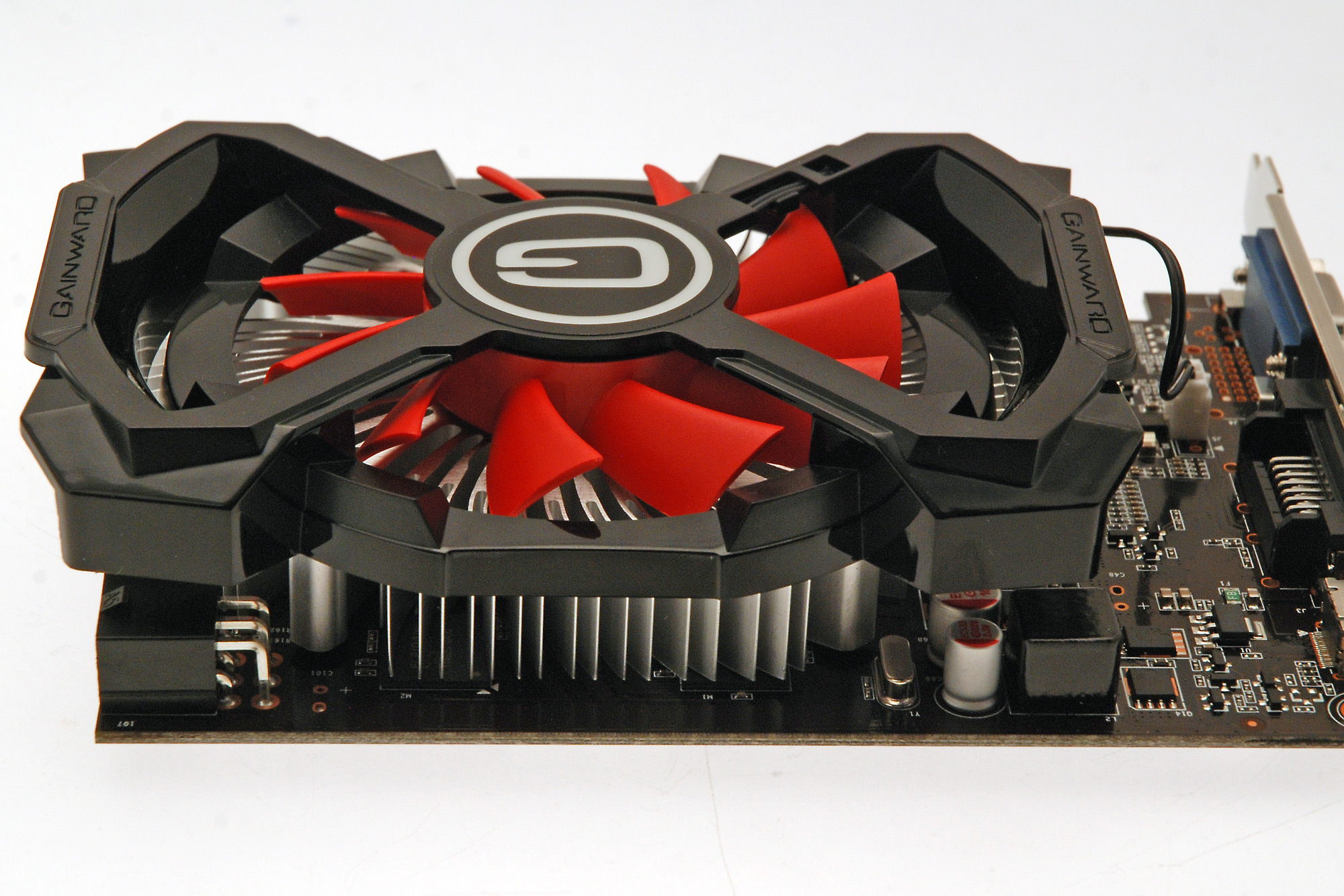 Сайт видеокарты. Gainward GTX 650 1gb. Gainward GTX 650 2gb. NVIDIA Gainward 650 2gb. Gainward GTX 650 ti.