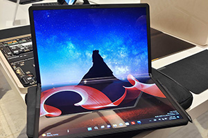 Lenovo ThinkPad X1 Fold: foto dal vivo